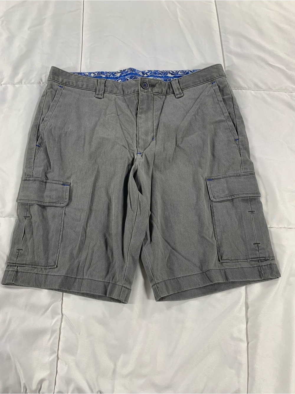 Pre loved TOMMY BAHAMA shorts mens size 33